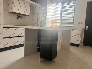 4bdrm Townhouse / Terrace in Banana Island Ikoyi for rent