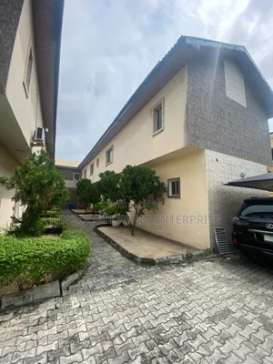 3bdrm Maisonette in Lekki Phase 1 for sale