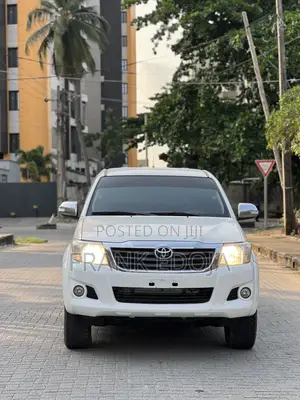 Toyota Hilux SR5 4x4 2014 Off white