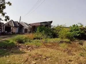1 and Half Plot of Land for Sale at Giveaway
