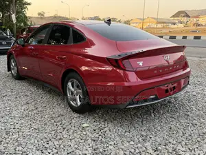 Hyundai Sonata SE 2022 Red