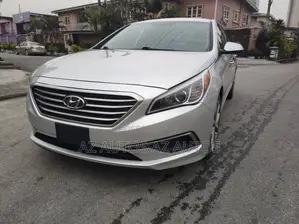 Hyundai Sonata SE 4dr Sedan (2.4L 4cyl 6A) 2015 Silver
