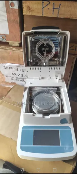 Moisture Analyzer