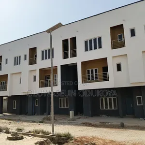 3bdrm Apartment in Paradise Estate, for sale