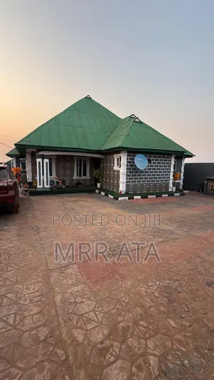 3bdrm Bungalow in Aaje Area, Ogbomosho North for sale