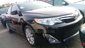 Toyota Camry XLE 4dr Sedan (2.5L 4cyl 6A) 2013 Black