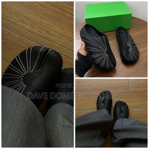 Tabi Clogs