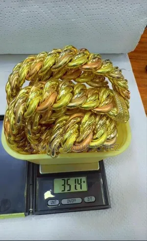18karat Gold New Cuban Design 351.4 Gram