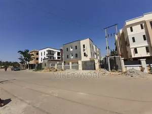 Furnished 3bdrm Block of Flats in Jahi for sale