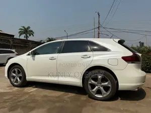 Toyota Venza XLE AWD 2013 White