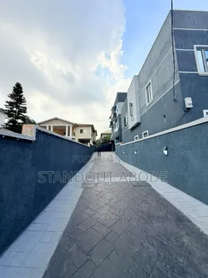 4bdrm Duplex in In An Estate, GRA Phase 1 for sale