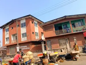 20bdrm House in Owerri for sale