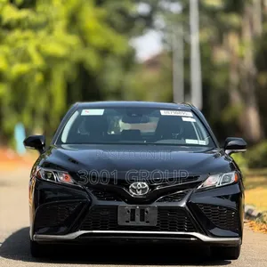 Toyota Camry SE 2023 Black