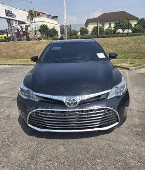 Toyota Avalon XLE Premium FWD Sedan (3.6L 6cyl 6A) 2016 Black