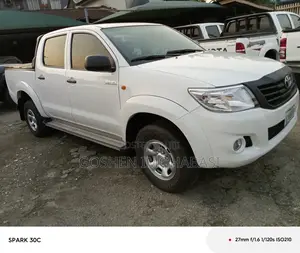 Toyota Hilux 2015 White