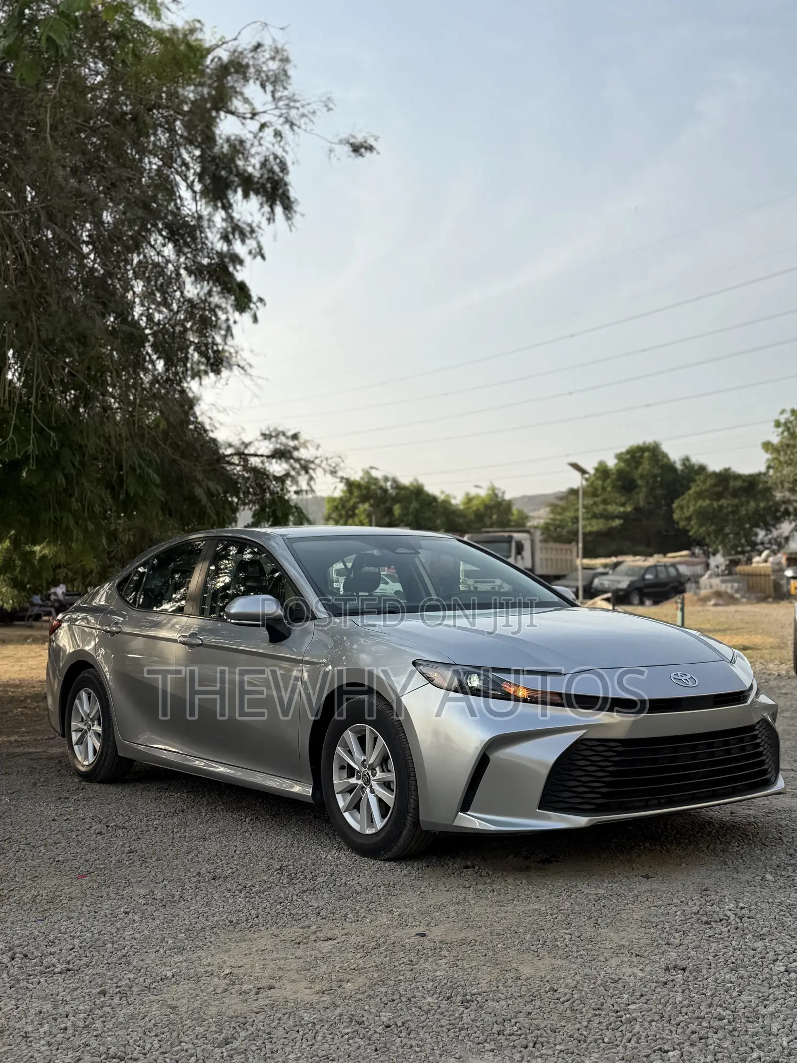 Toyota Camry LE 2025 Silver