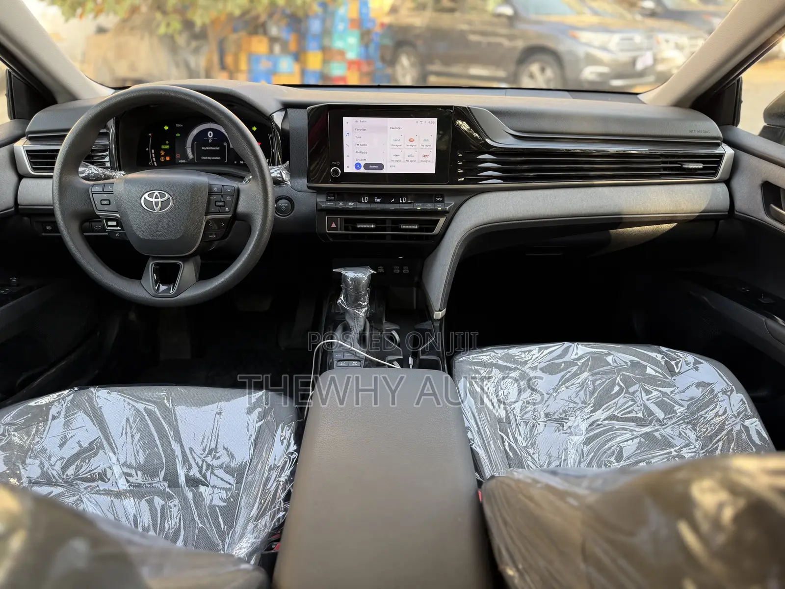 Toyota Camry LE 2025 Silver