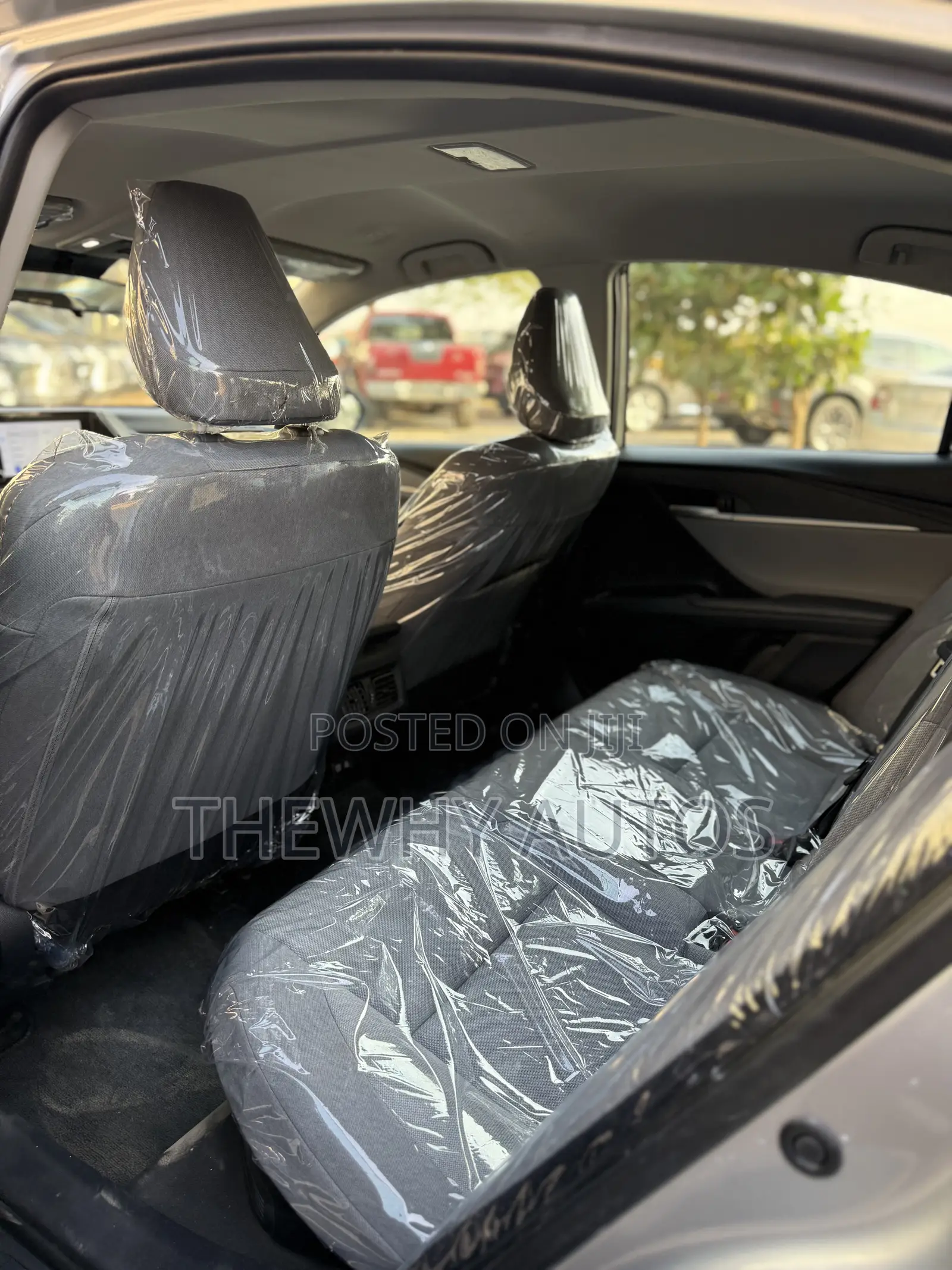 Toyota Camry LE 2025 Silver