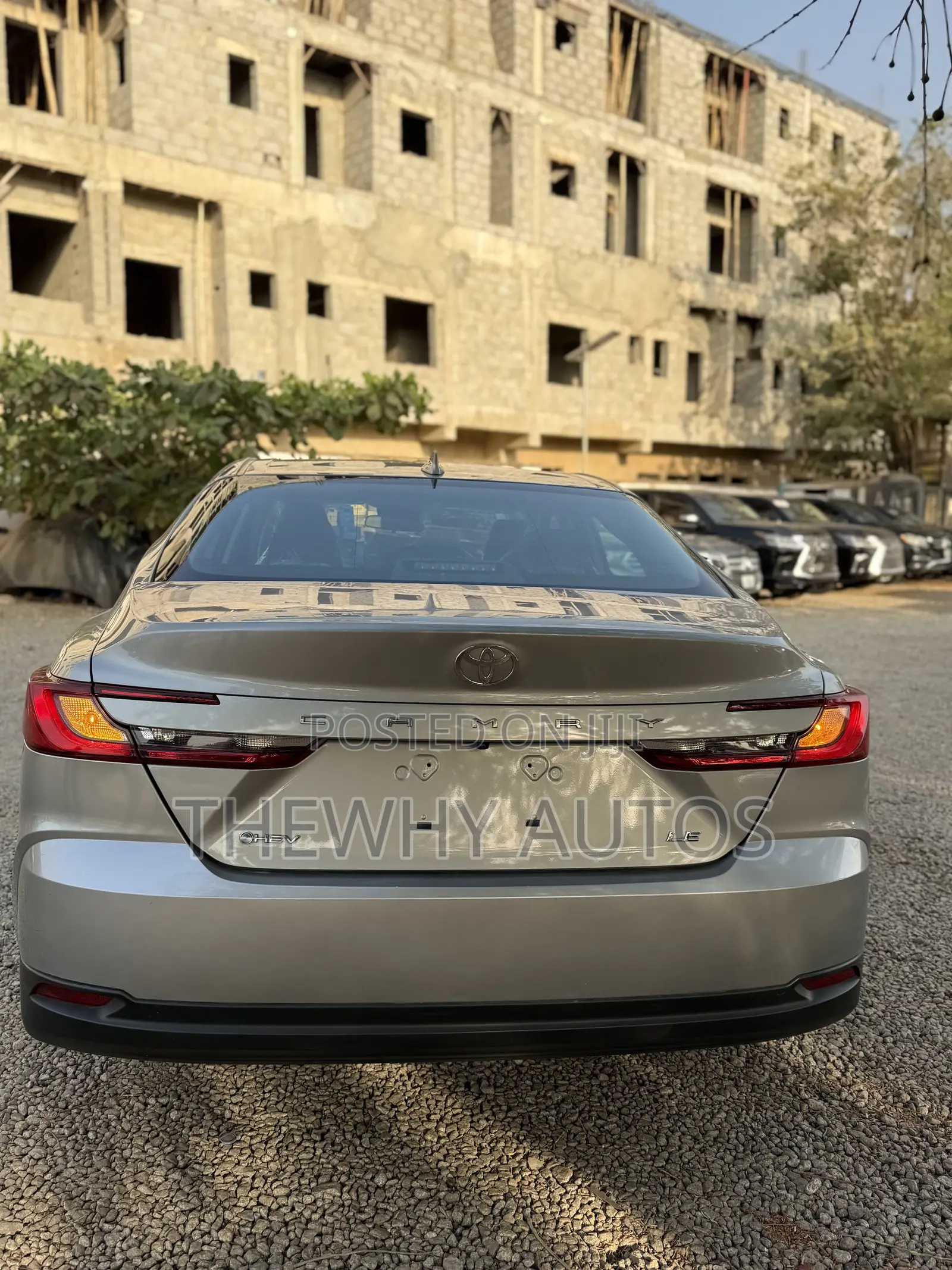 Toyota Camry LE 2025 Silver