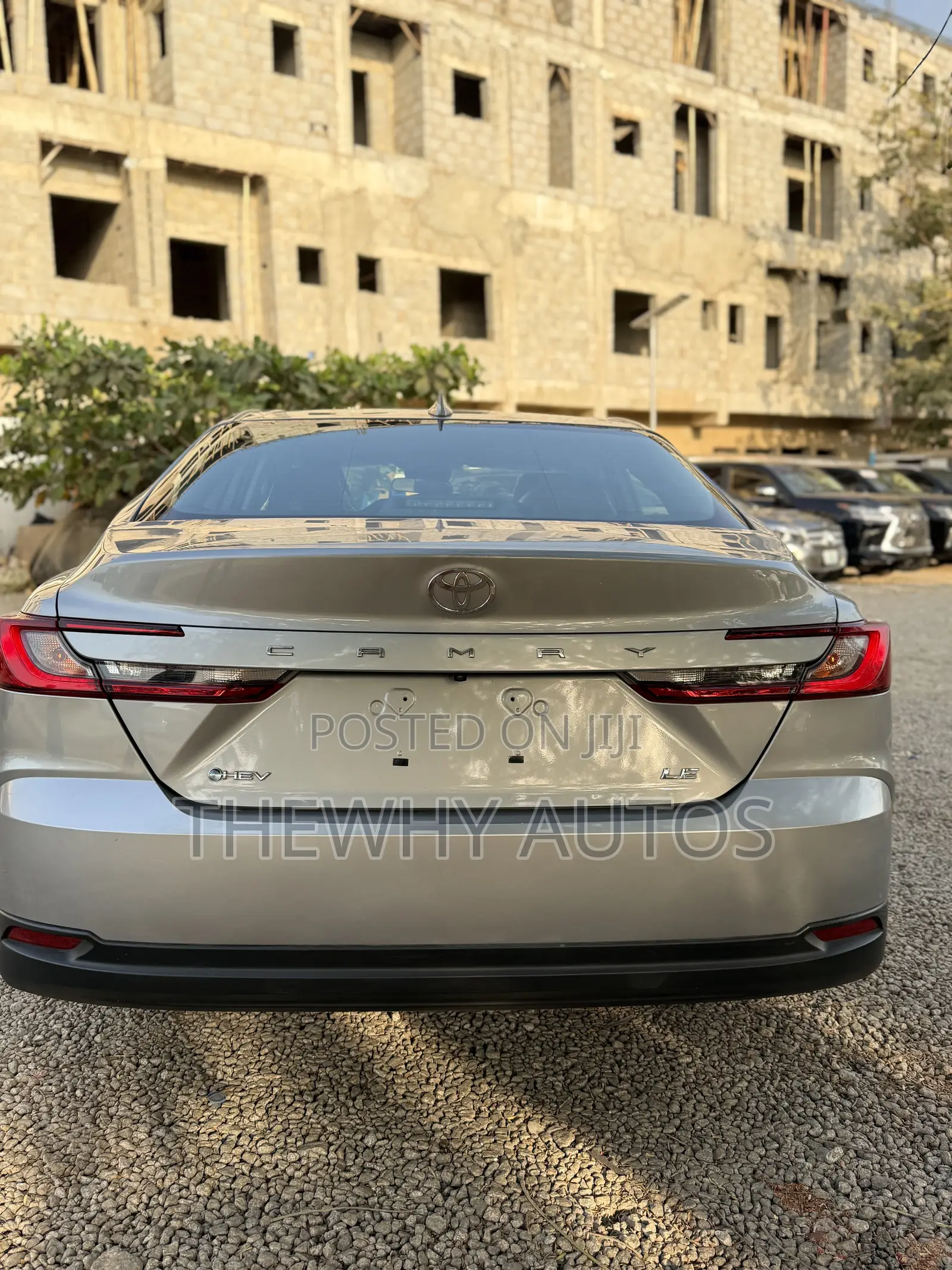 Toyota Camry LE 2025 Silver