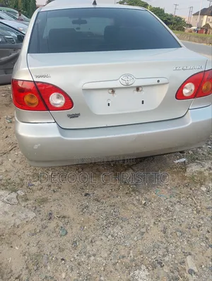 Toyota Corolla Liftback 2003 Silver