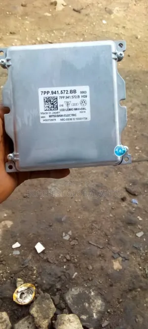 Porsche Cayenne Charger. 2013 Model