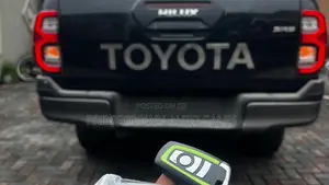 New Toyota Hilux 2025 Black