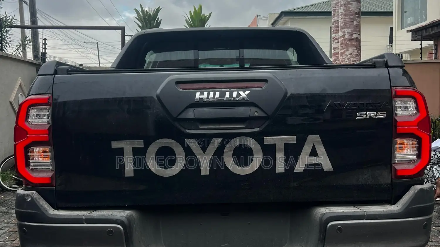 New Toyota Hilux 2025 Black