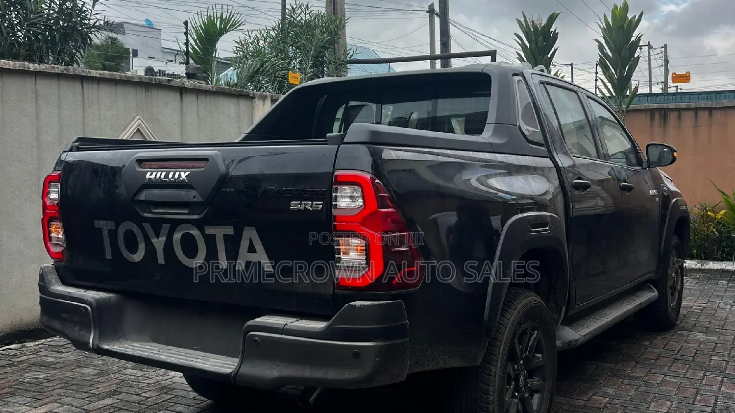 New Toyota Hilux 2025 Black