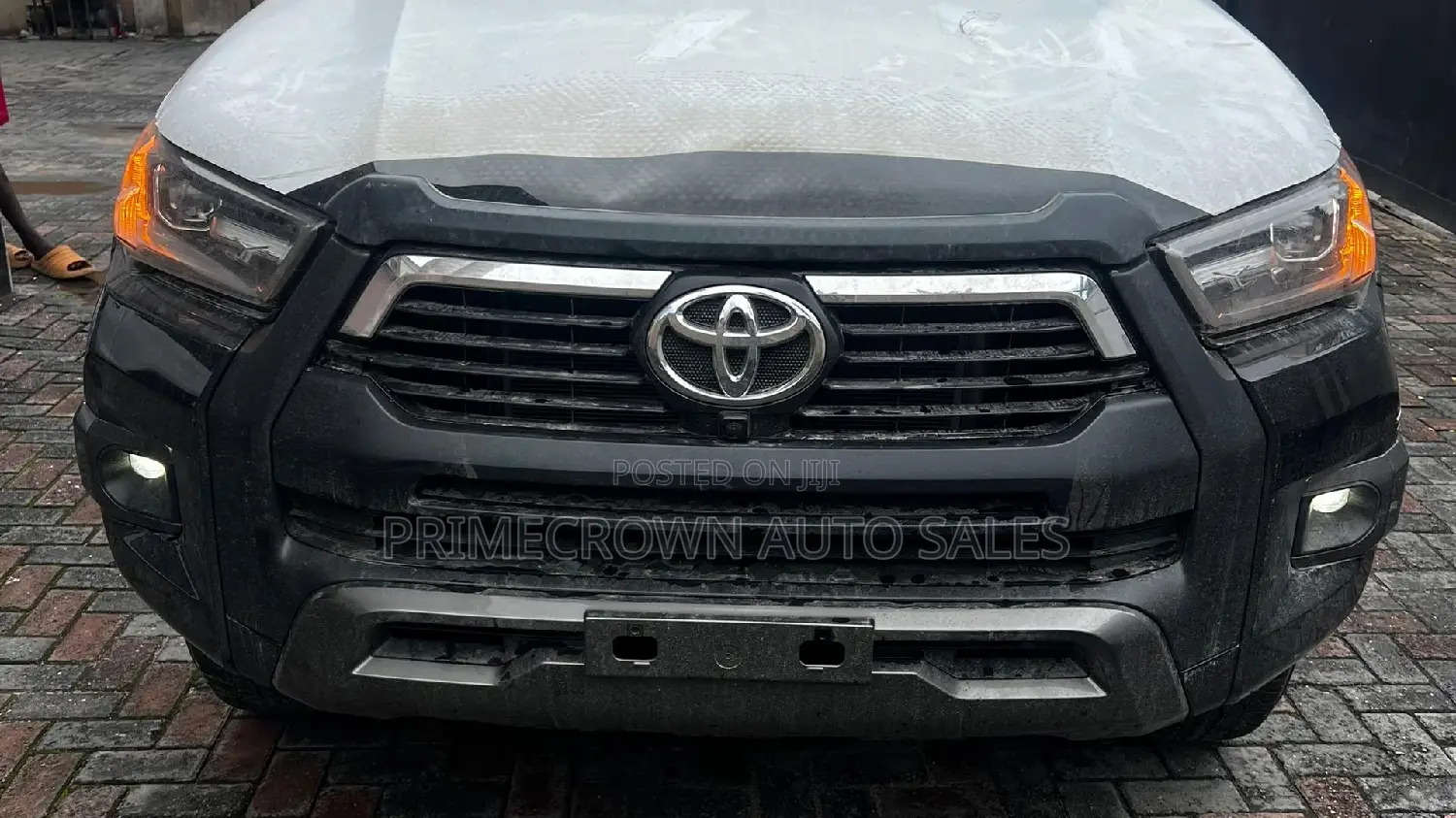 New Toyota Hilux 2025 Black