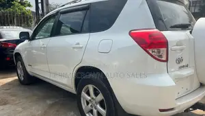 Toyota RAV4 Limited V6 2008 White