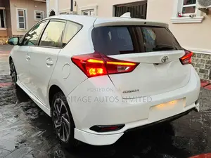 Toyota Corolla 2018 White