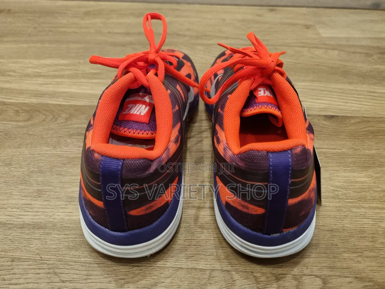 Nike Flywire Sneakers