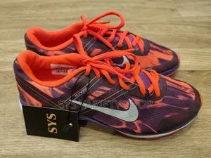Nike Flywire Sneakers