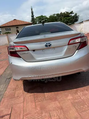 Toyota Camry SE 4dr Sedan (2.5L 4cyl 6A) 2012 Silver