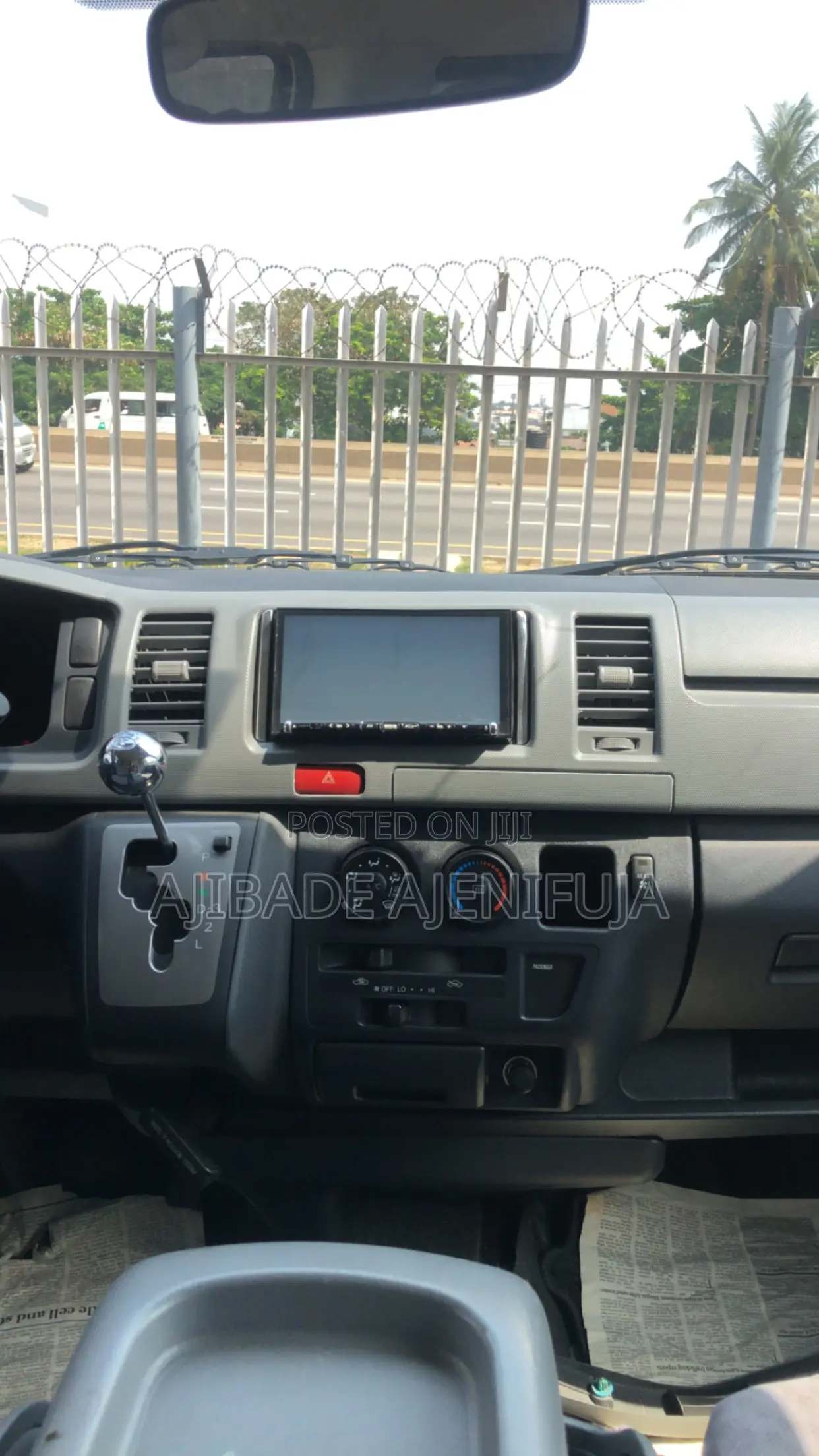 Toyota HiAce 2005 White