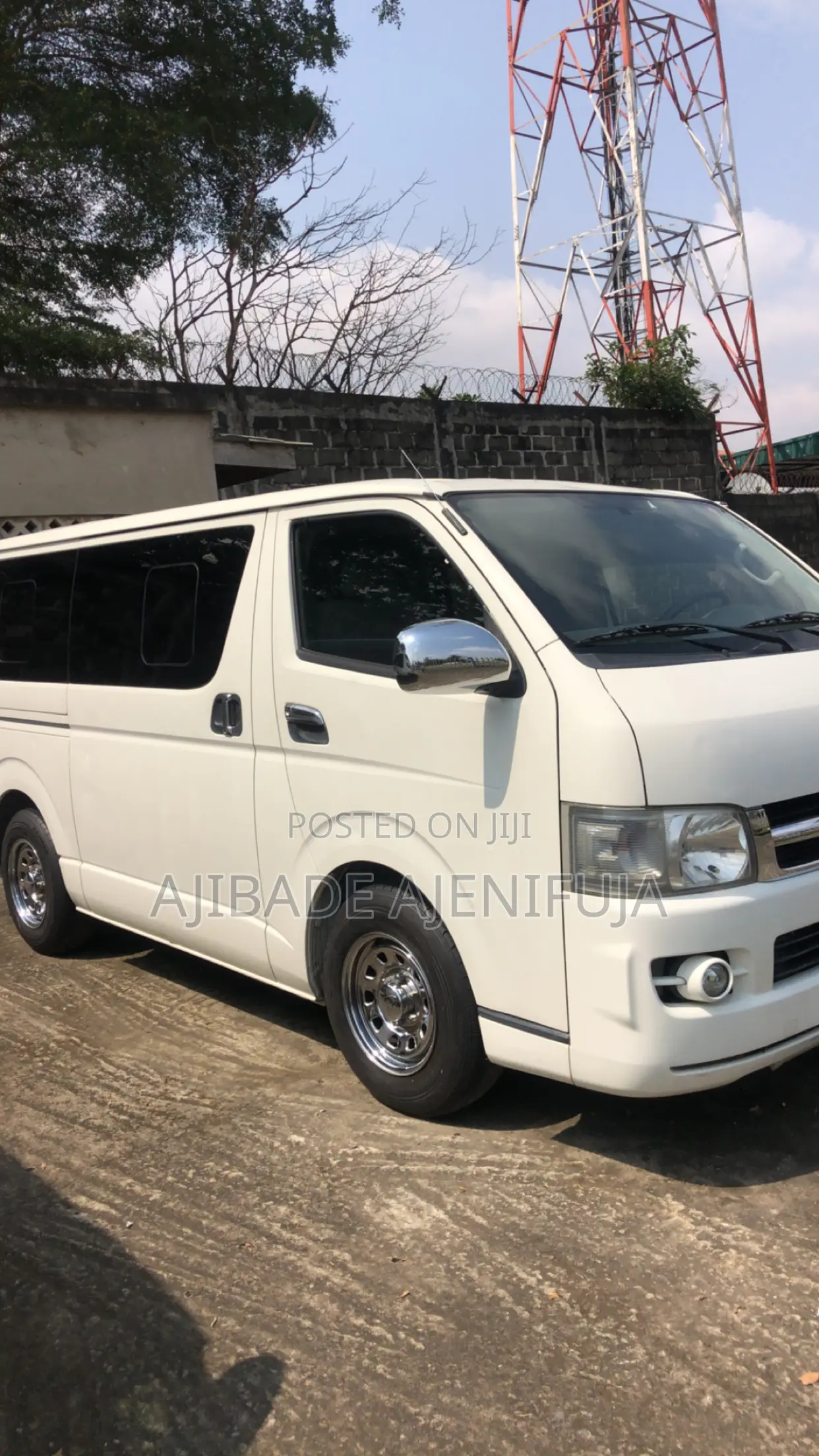Toyota HiAce 2005 White