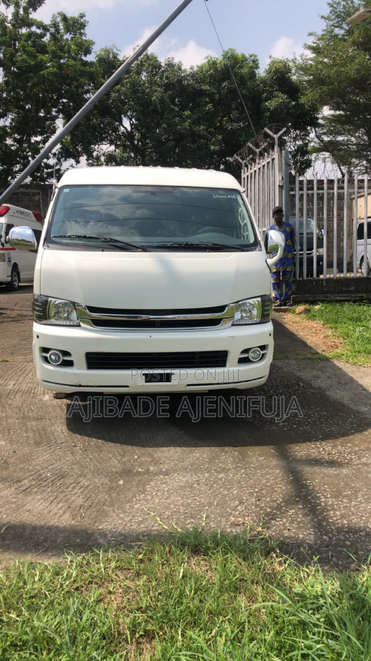 Toyota HiAce 2005 White