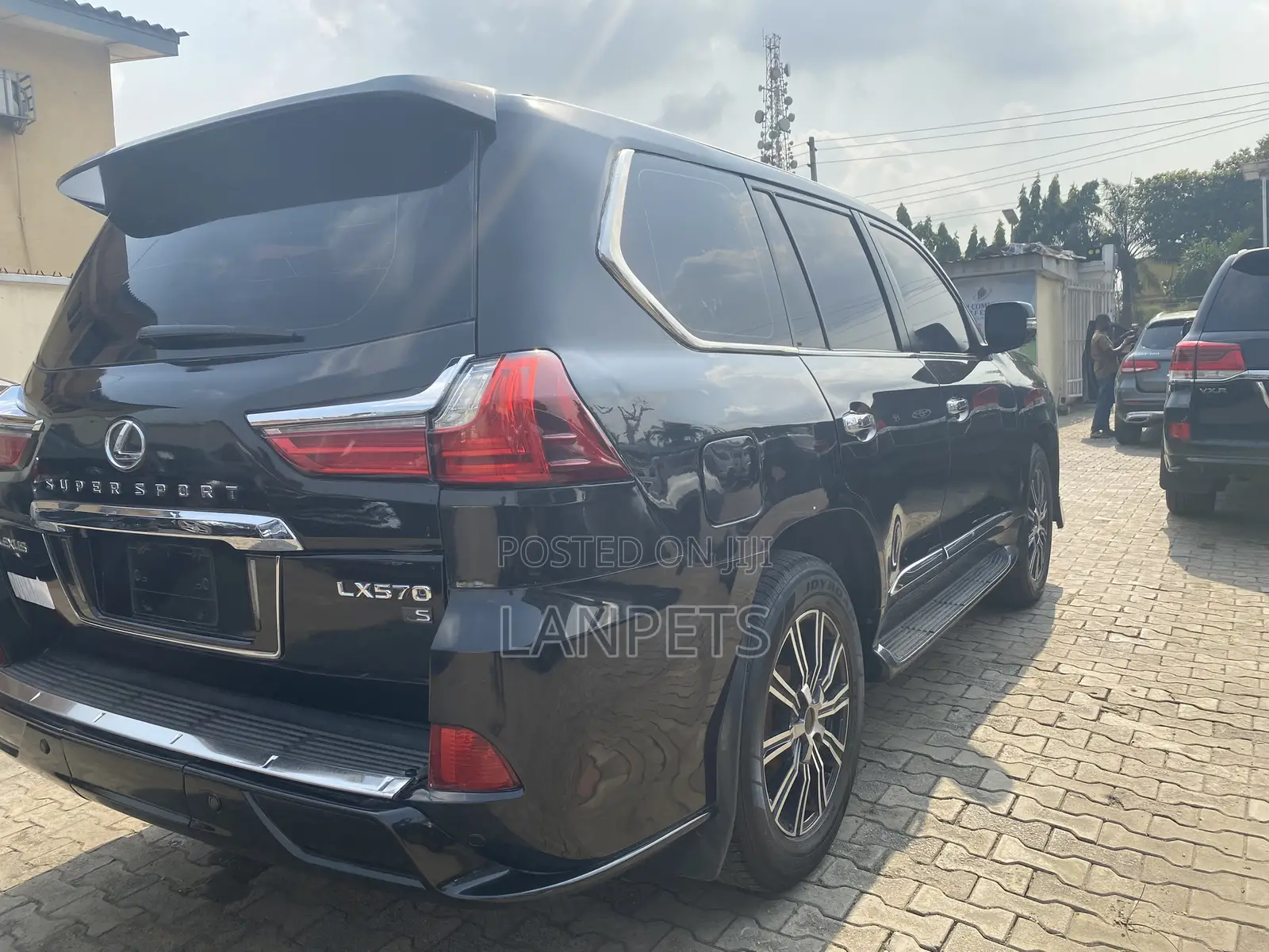 Lexus LX 570 2010 Black