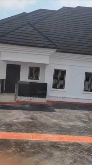 4bdrm Bungalow in Benin City for sale