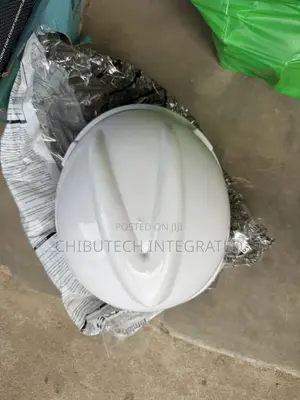 V Guide Helmet