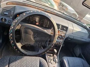 Mercedes-Benz C180 2002 Blue