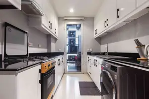 Cozy 2 Bedroom Apartment