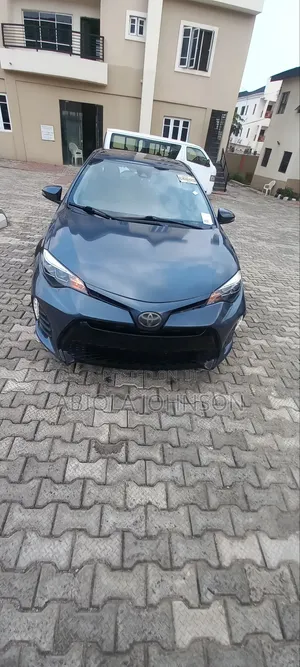 Toyota Corolla LE Eco (1.8L 4cyl 2A) 2019 Blue