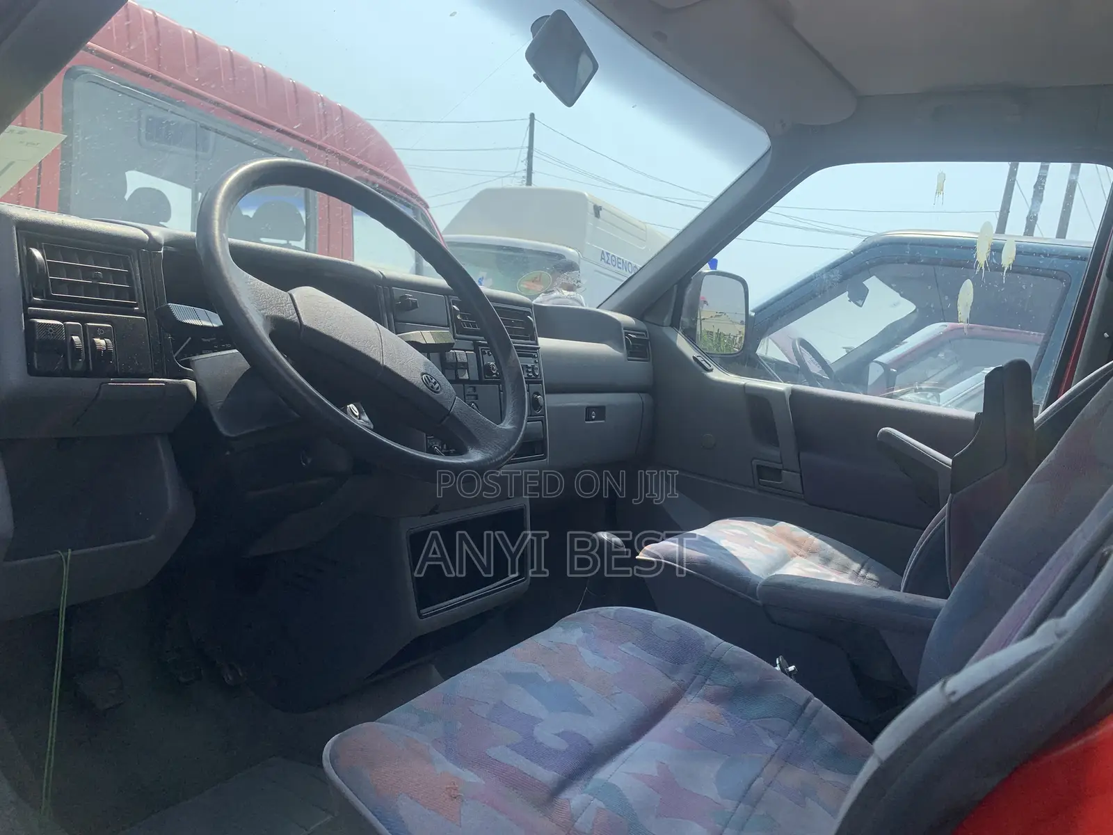 Volkswagen Transporter 2000 Red