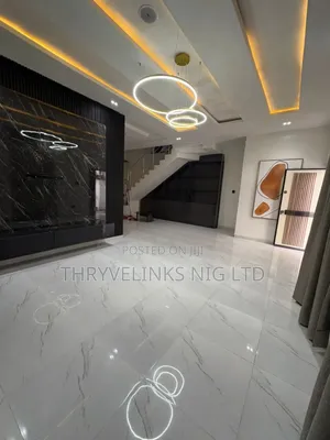 4bdrm Duplex in Chevron for rent