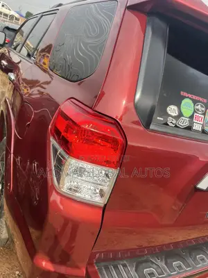 Toyota 4-Runner SR5 4X4 2013 Red