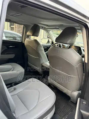 Toyota Highlander XLE 2022 Silver