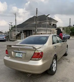 Toyota Camry 2006 Gold