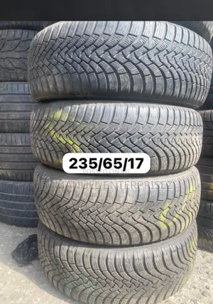 235/65r17 Tokunbo Tire